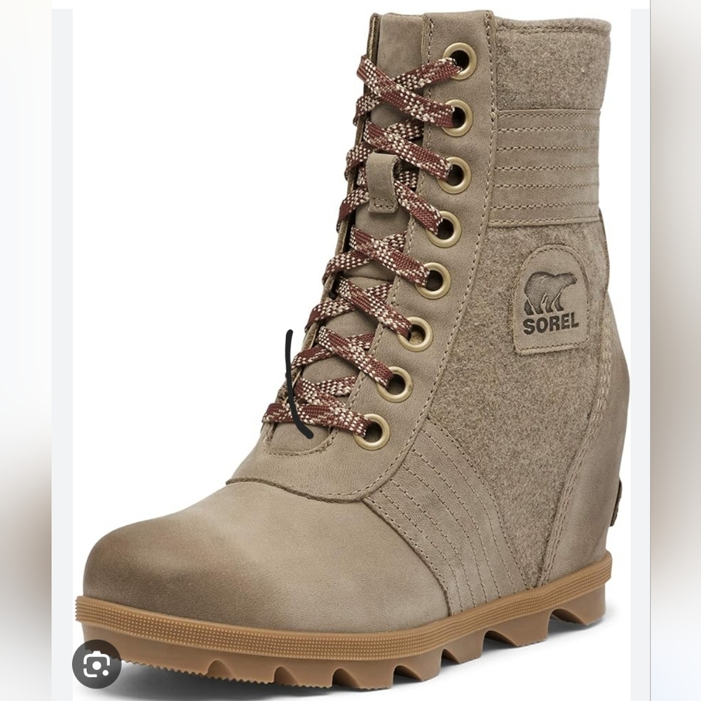 Sorel Lexie Wedge Boot size 9.5 US